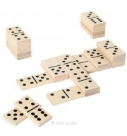 Fából készült dominó nagy játéklapocskákkal